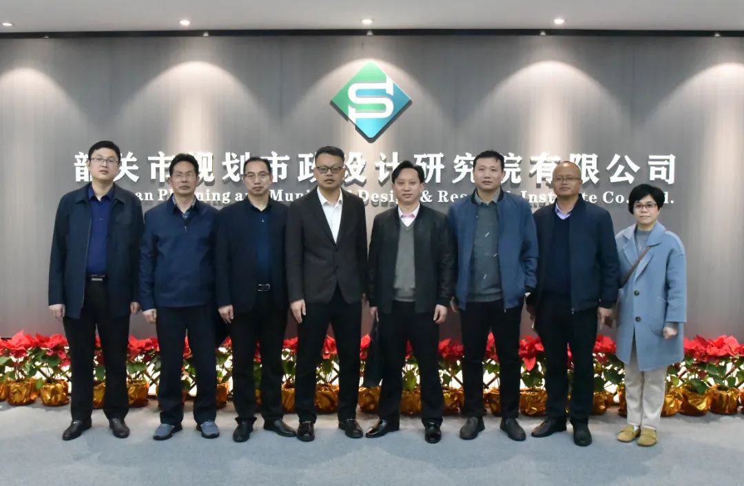 e2ff095a8180dca3d1807999f15de975.jpg